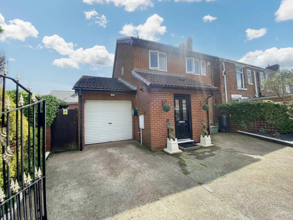 2 bedroom detached house for sale in Sea View, Easington, Peterlee