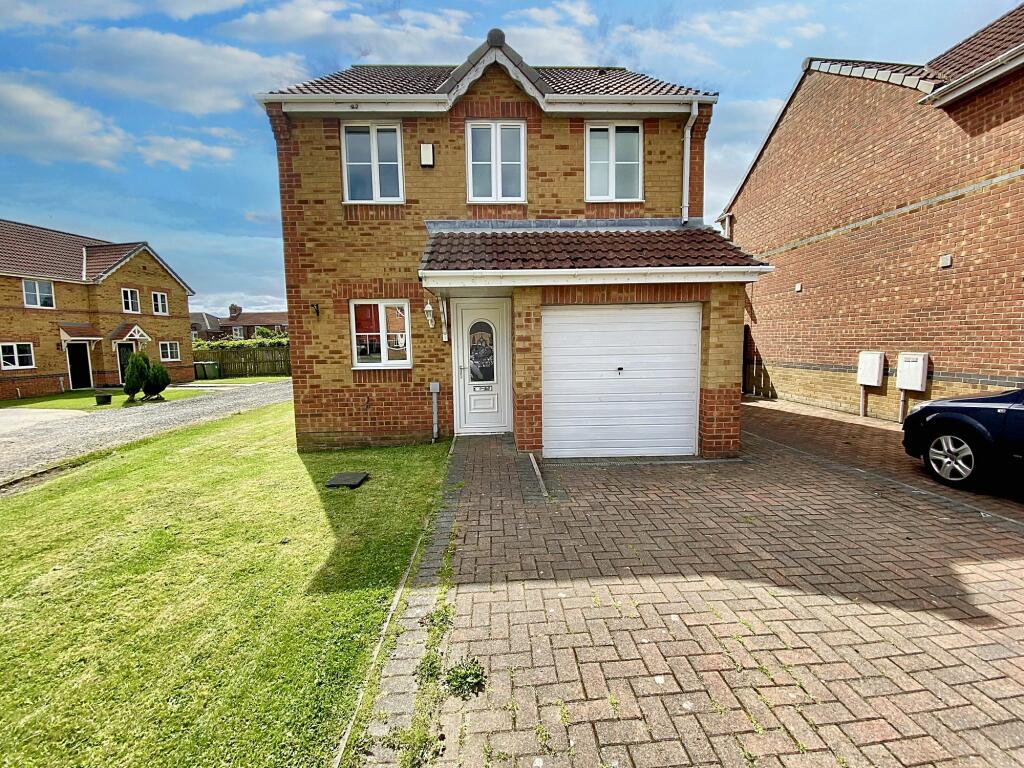 3 bedroom detached house for sale in Holm Hill Gardens, Easington
