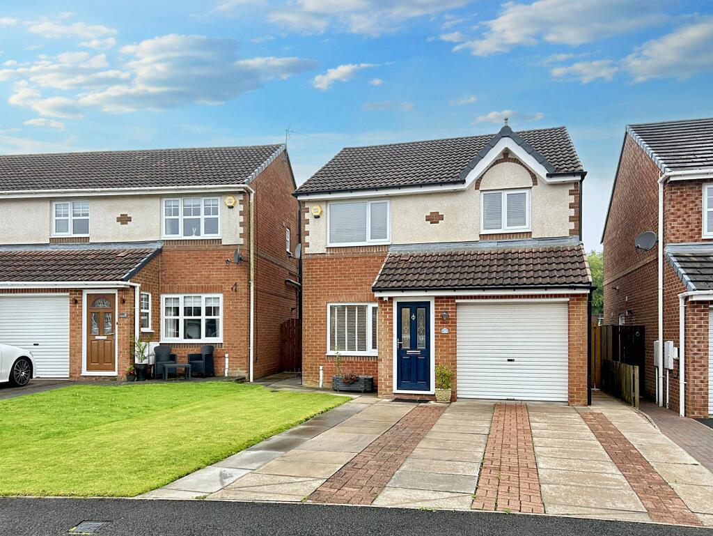 3 bedroom detached house for sale in Balmoral Drive, Peterlee, Durham
