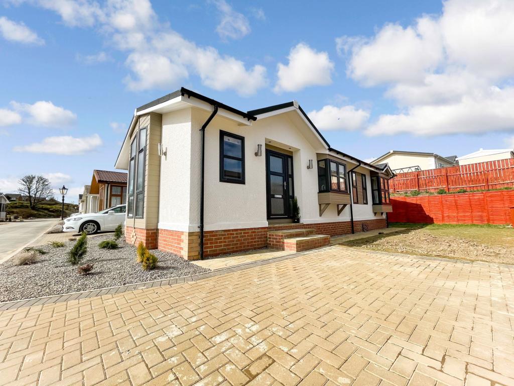 2 bedroom bungalow for sale in Easington Road, Hartlepool, Durham, TS24