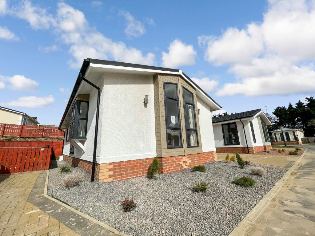 2 bedroom bungalow for sale in Easington Road, Hartlepool, Durham, TS24