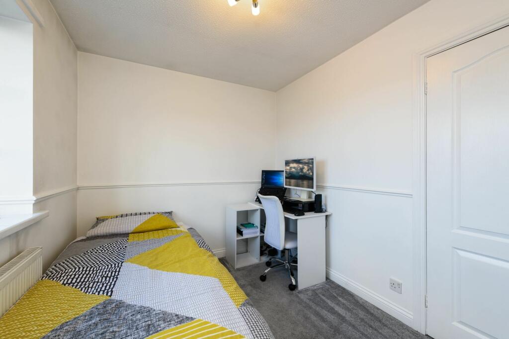 2 bedroom semidetached house for sale in Beaconside, Beaconside, South