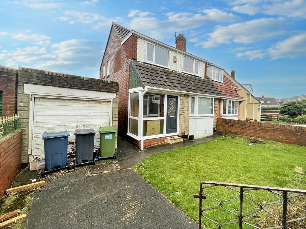 3 bedroom semidetached house for sale in Midhurst Avenue, Harton, South Shields, Tyne and Wear