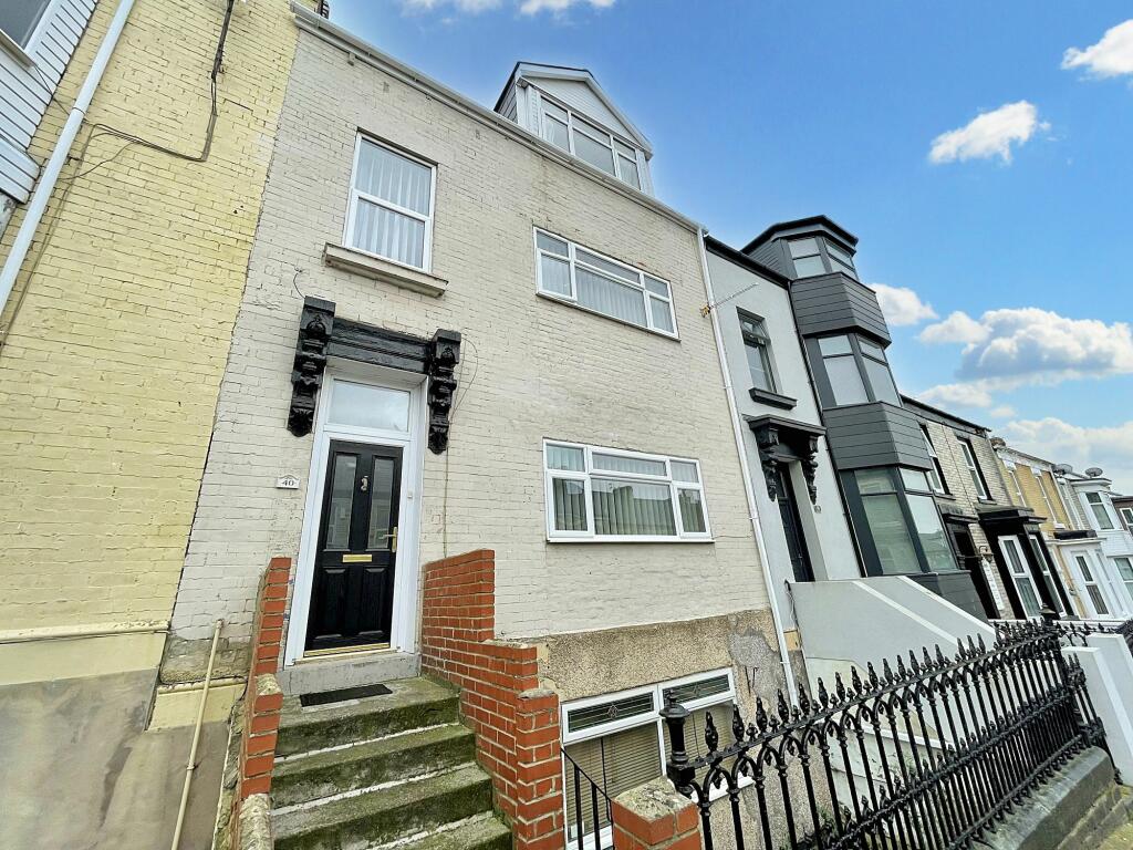 6 bedroom town house for sale in Baring Street, Lawe Top, South Shields