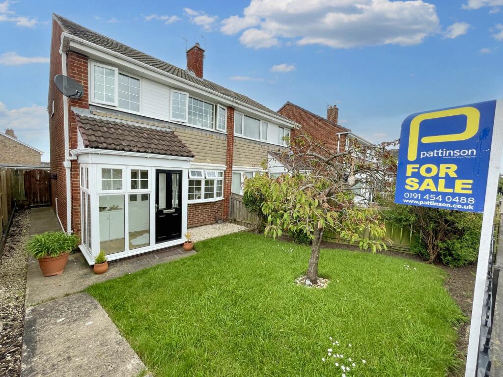3 bedroom semidetached house for sale in Durham Drive, Fellgate Estate, Jarrow, Tyne and Wear