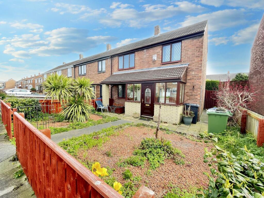 2 bedroom terraced house for sale in Raeburn Road, Whiteleas, South