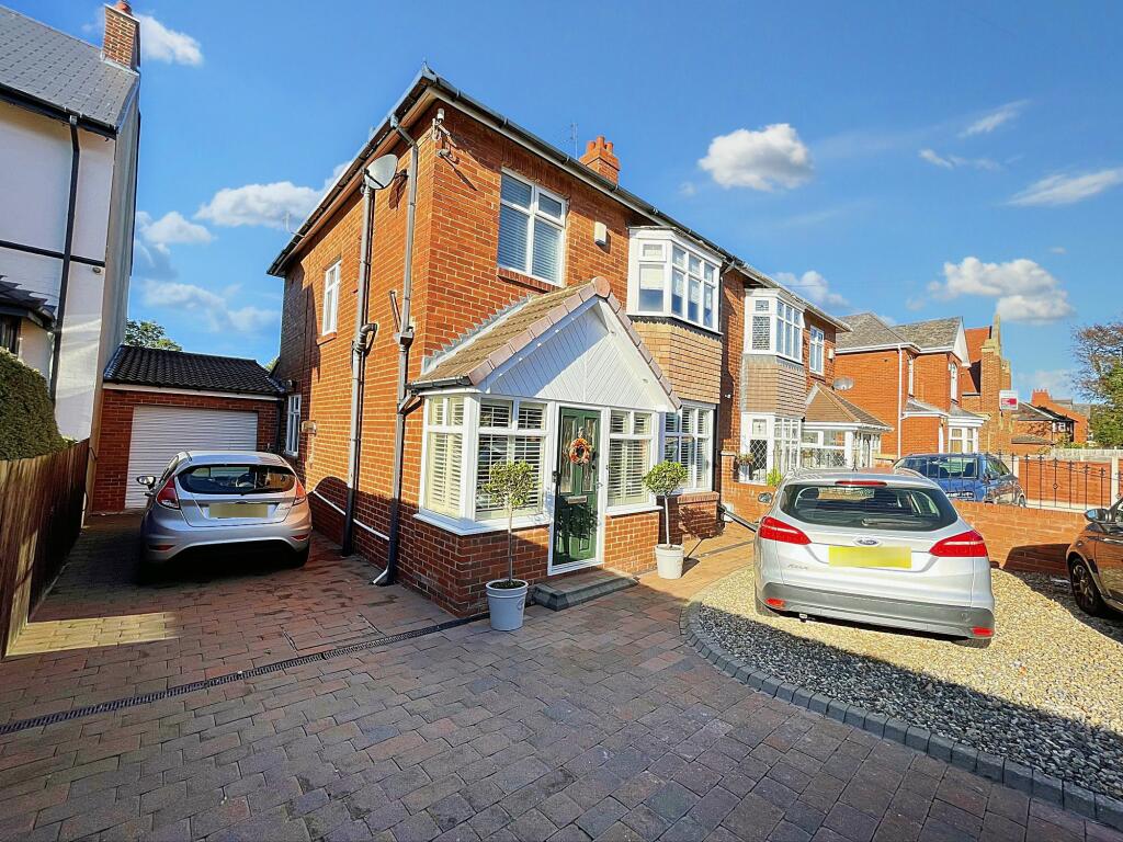 3 bedroom semidetached house for sale in Sunderland Road, Harton