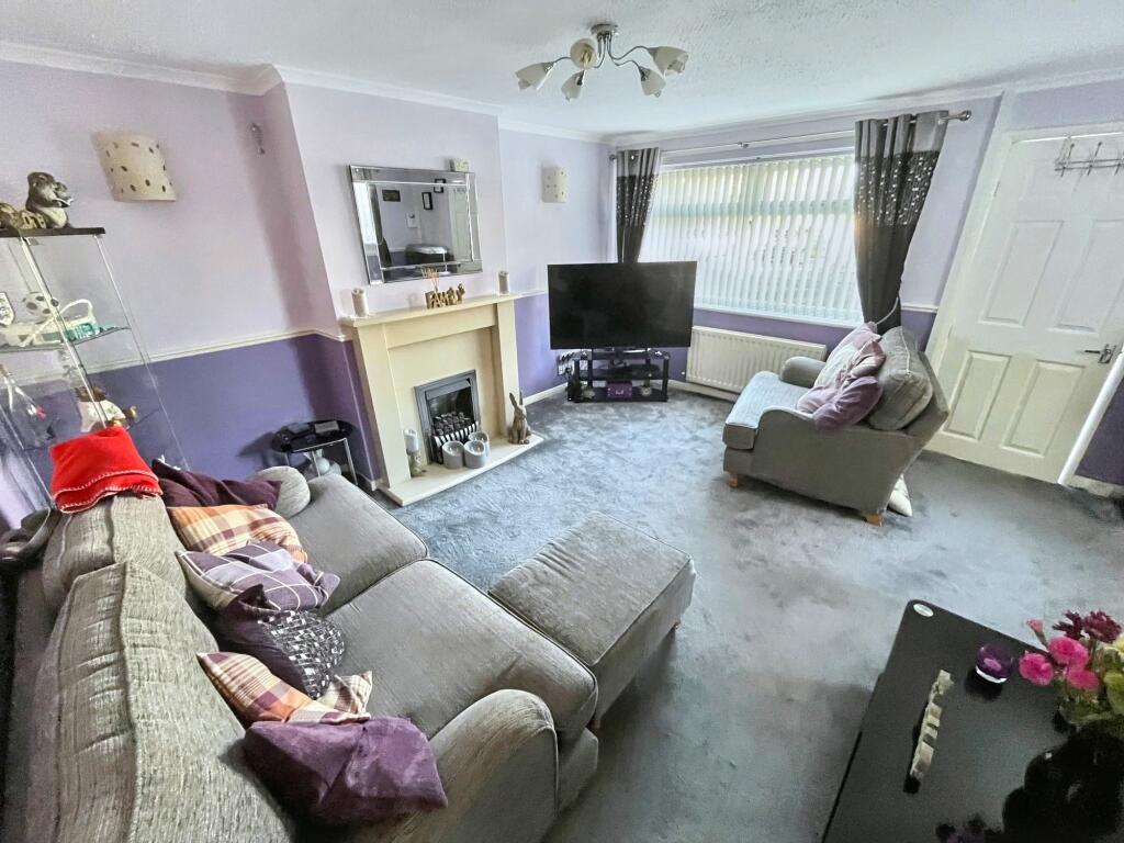3 bedroom semidetached house for sale in Elgin Road, Thornaby