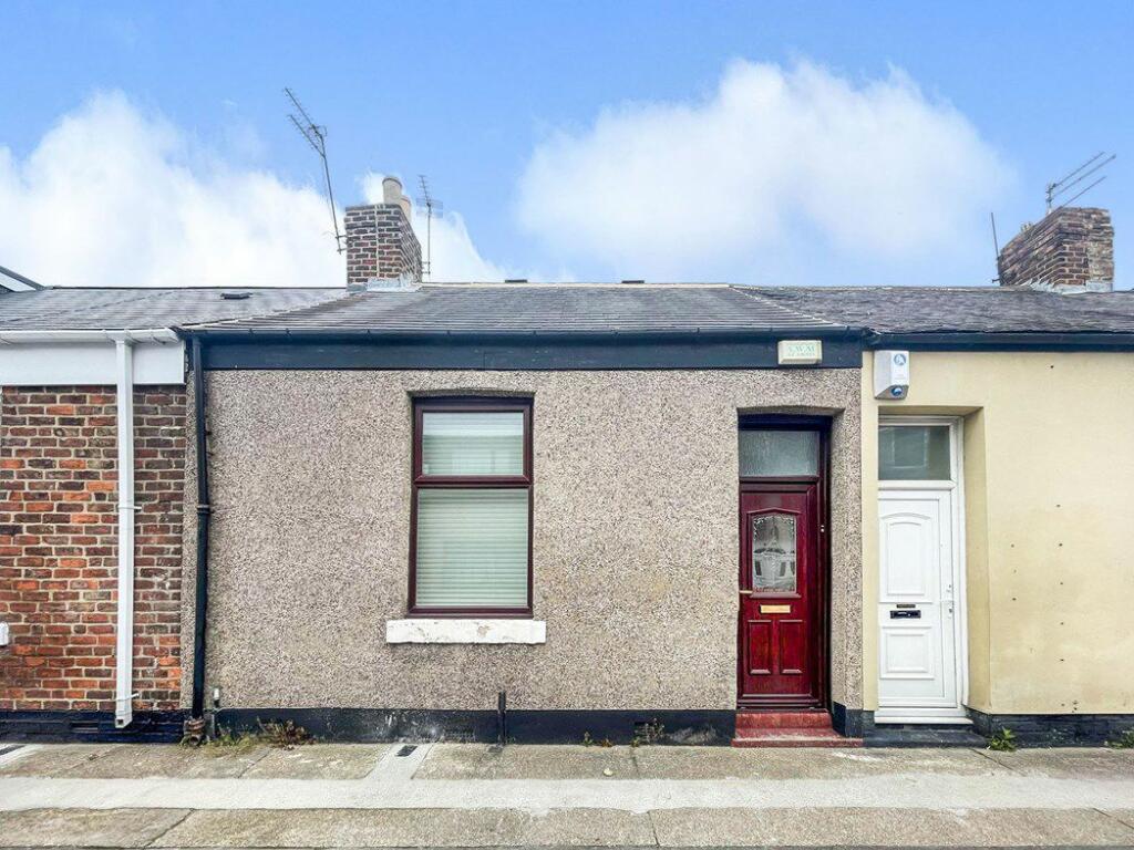 2 bedroom cottage for sale in Percival Street, Pallion, Sunderland