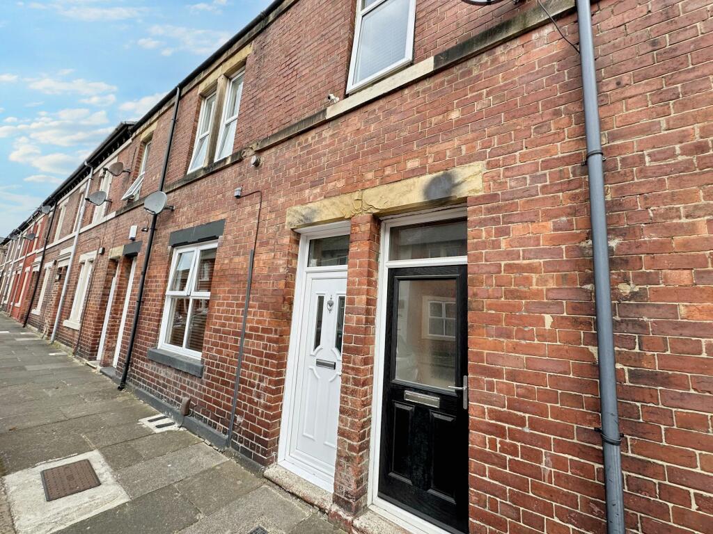 2 bedroom flat for sale in Laurel Street, Wallsend, Tyne and Wear, NE28