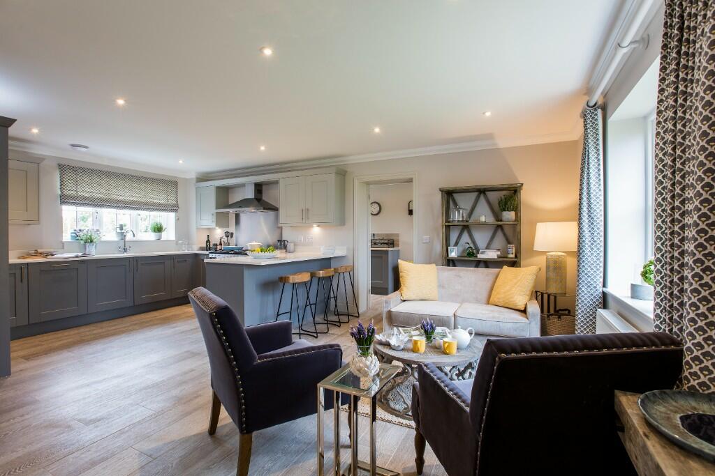 Additional property image - River Reach,
Mistley,
Manningtree,
Essex,
CO11 2FL