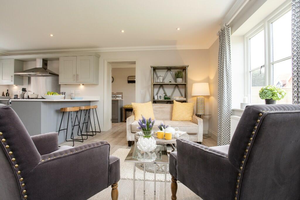 Additional property image - River Reach,
Mistley,
Manningtree,
Essex,
CO11 2FL