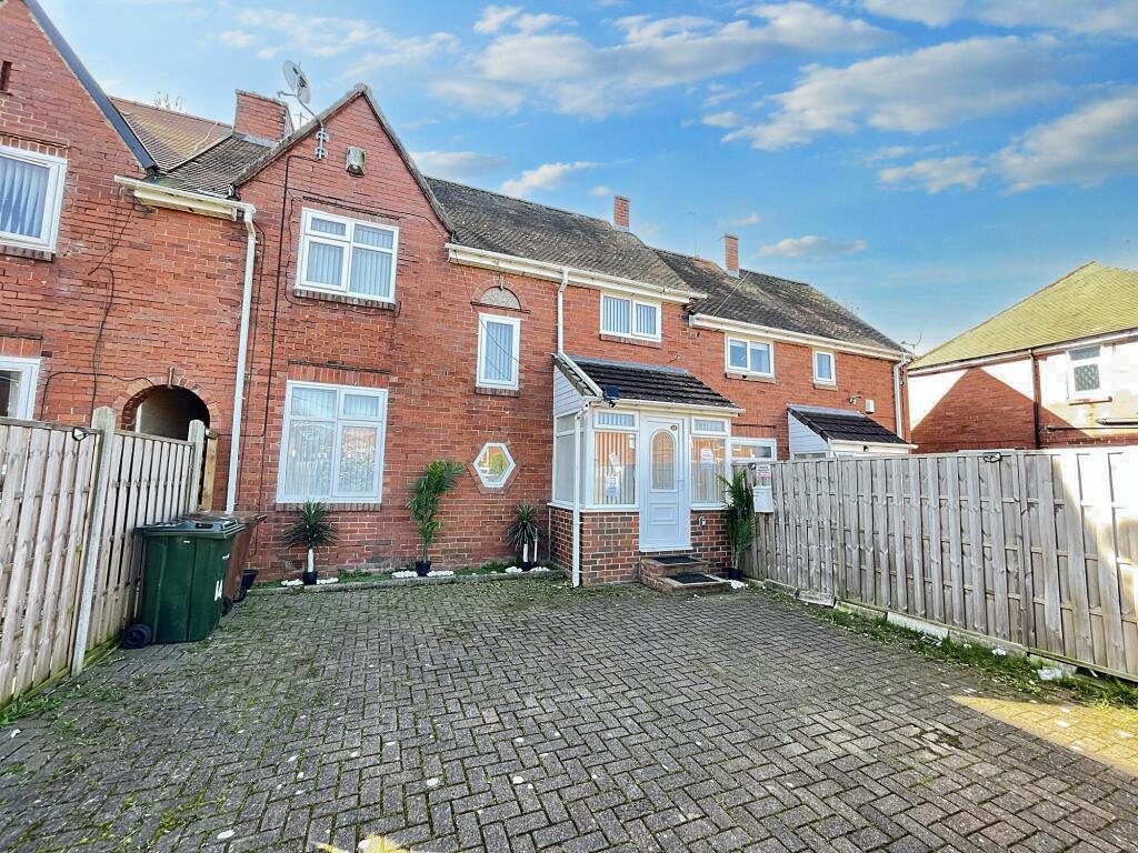3 bedroom terraced house for sale in Linum Place, Fenham, Newcastle
