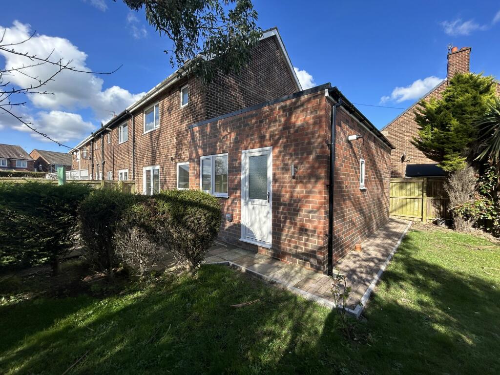 4 bedroom terraced house for sale in Harewood Close, West Monkseaton