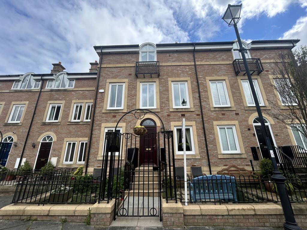 4 bedroom town house for sale in Dockwray Square, North Shields, Tyne