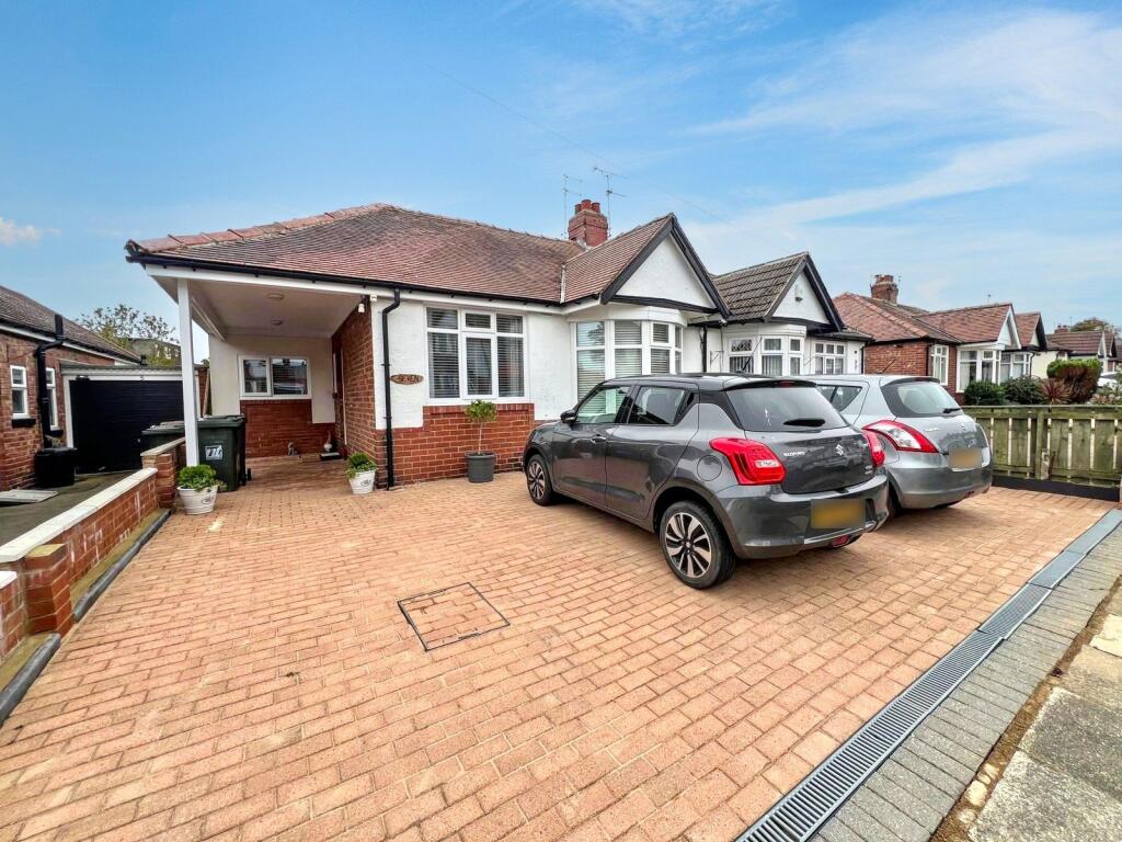 Main image of property: Chatsworth Gardens, Whitley Bay, Tyne and Wear, NE25 9DP