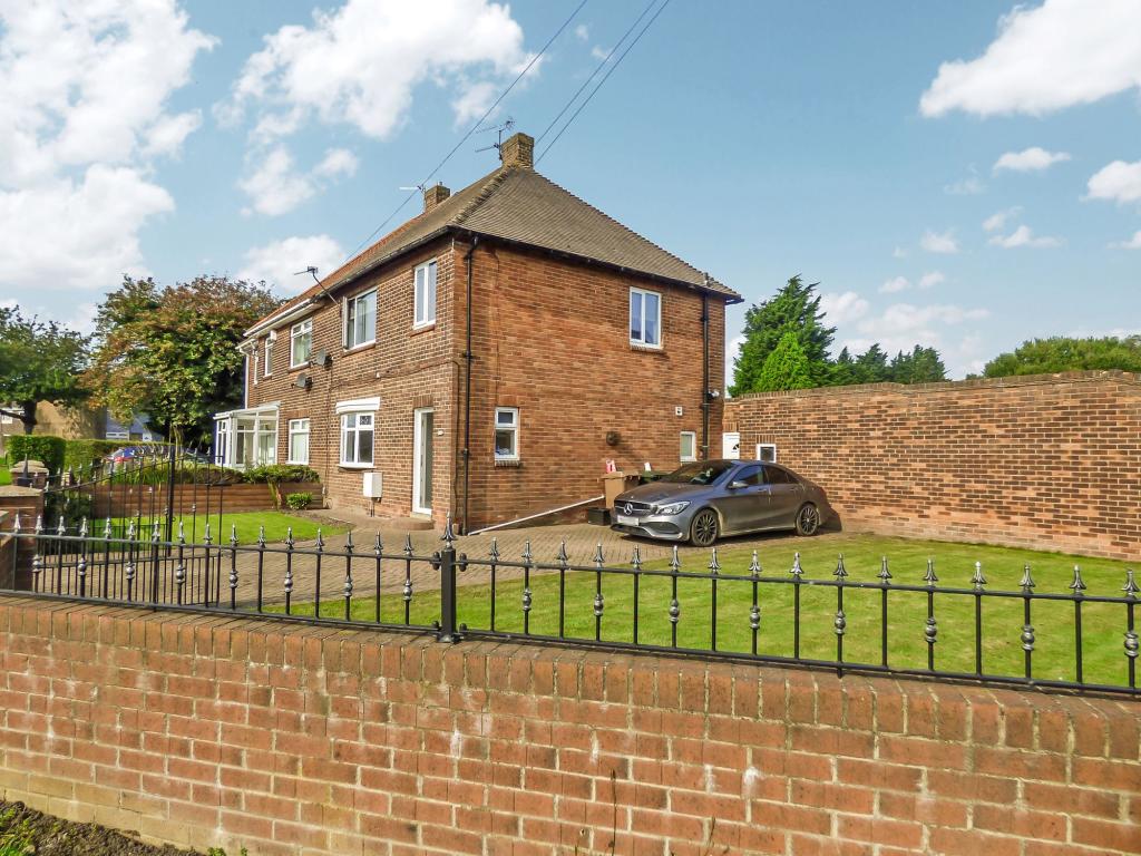 3 bedroom semidetached house for sale in Lesbury Avenue, Shiremoor