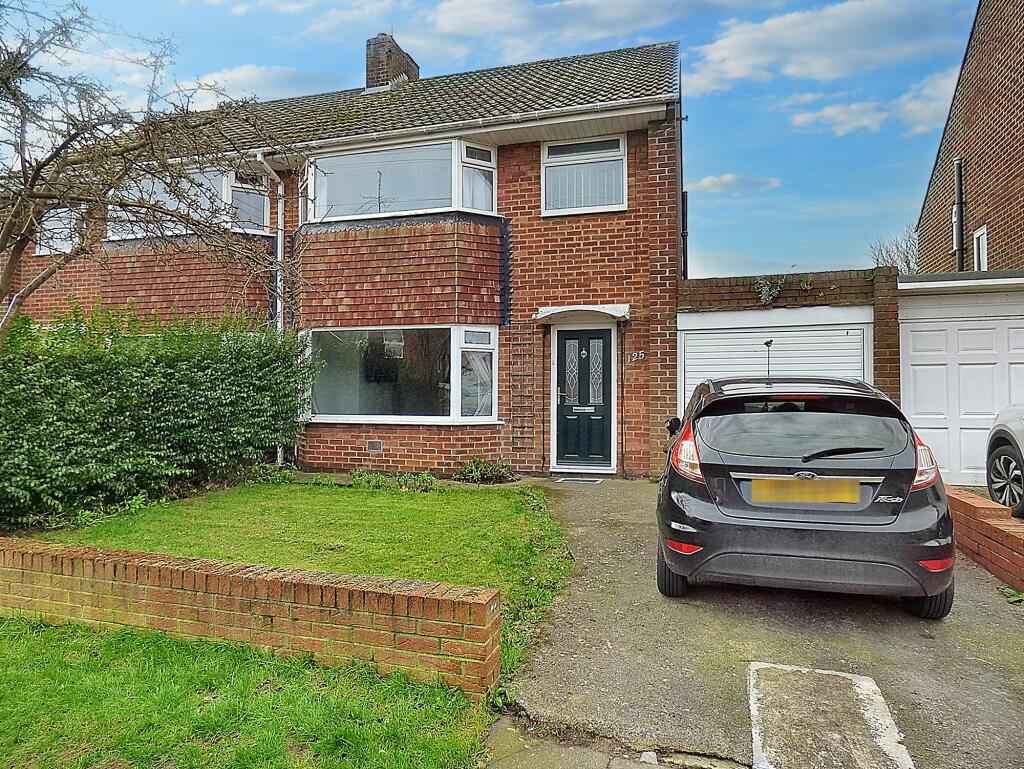 3 bedroom semidetached house for sale in Thorntree Drive, West