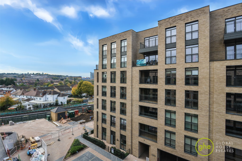 Main image of property: 75 Lismore Boulevard, Colindale, London
