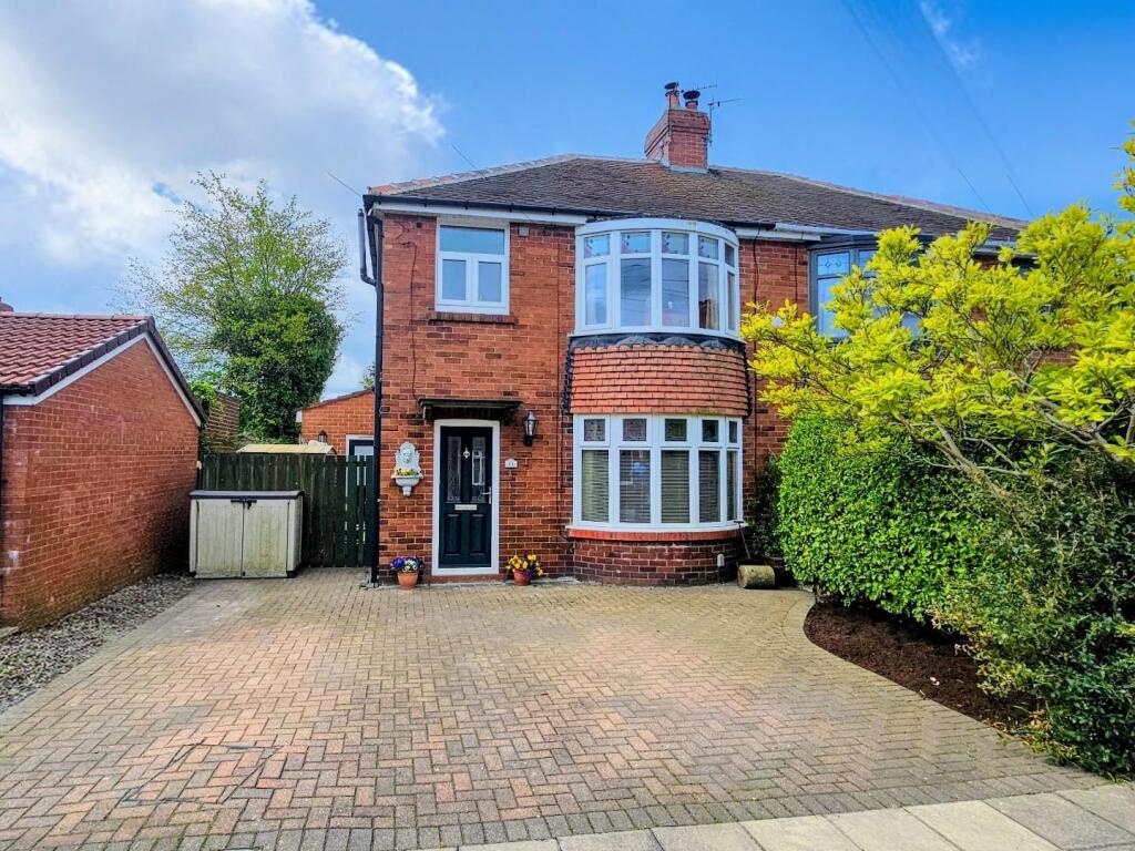 Main image of property: Moor Edge, Crossgate Moor