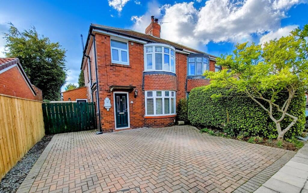 Main image of property: Moor Edge, Crossgate Moor