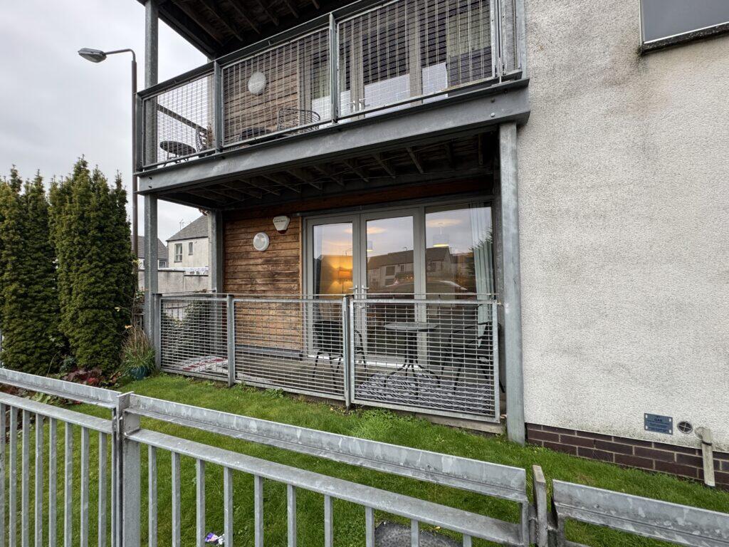 Main image of property: 2 Weir Street, Stirling