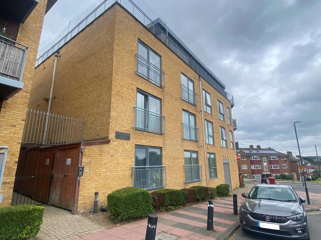 2 bedroom flat for sale in Maylands Drive, Sidcup, DA14