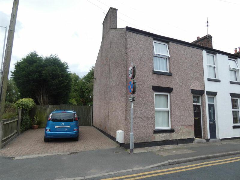 2 bedroom terraced house for sale in Kirkham Road, Freckleton, Preston