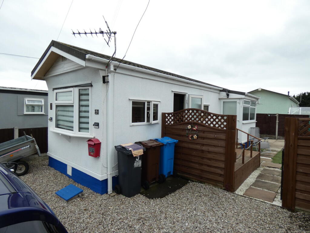 Main image of property: Oak Drive, Lamaleach Park, Freckleton, Preston, PR4 1EF