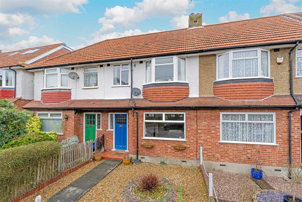 3 bedroom terraced house for sale in Laurel Road, Hampton Hill, TW12