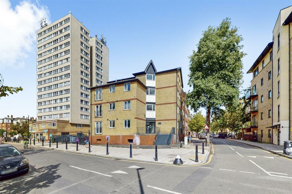 1 bedroom apartment for sale in Astra Apartments, Globe Road, Bethnal