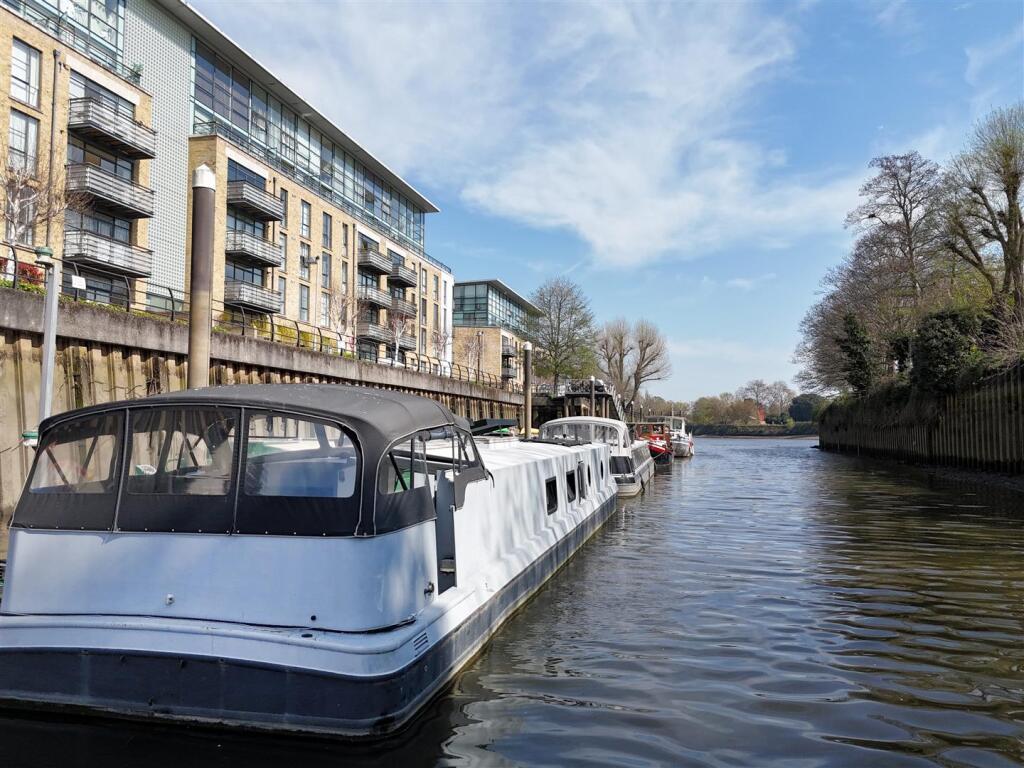 Main image of property: Onyx, Brentford, TW8