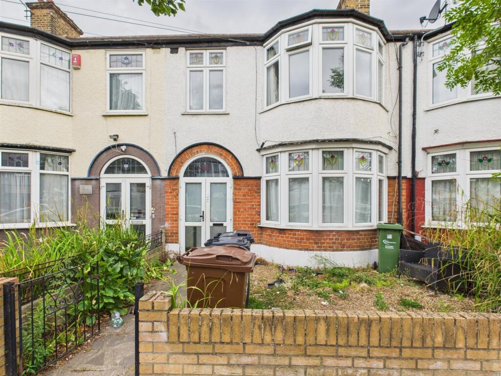Main image of property: Lyndhurst Gardens, Barking, IG11