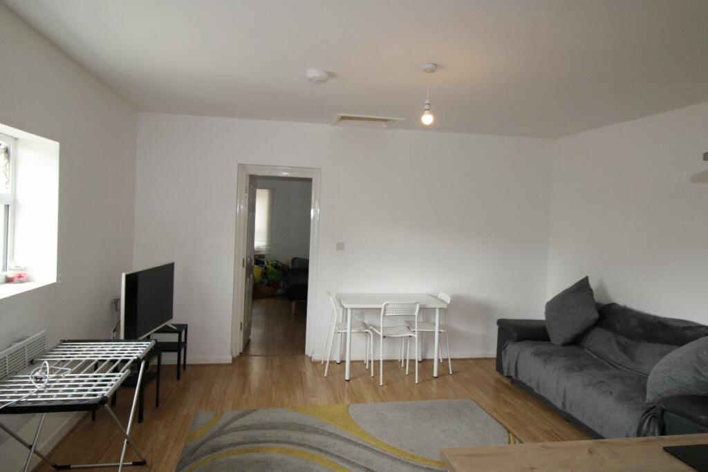 Additional property image - 74 Seaside Flat 1, Eastbourne