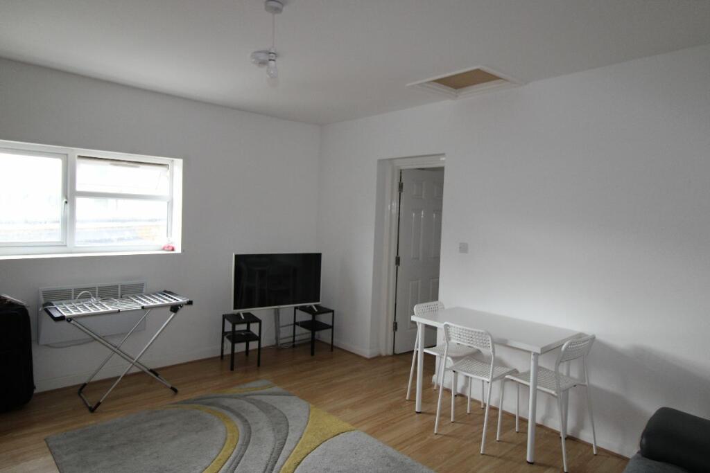 Additional property image - 74 Seaside Flat 1, Eastbourne