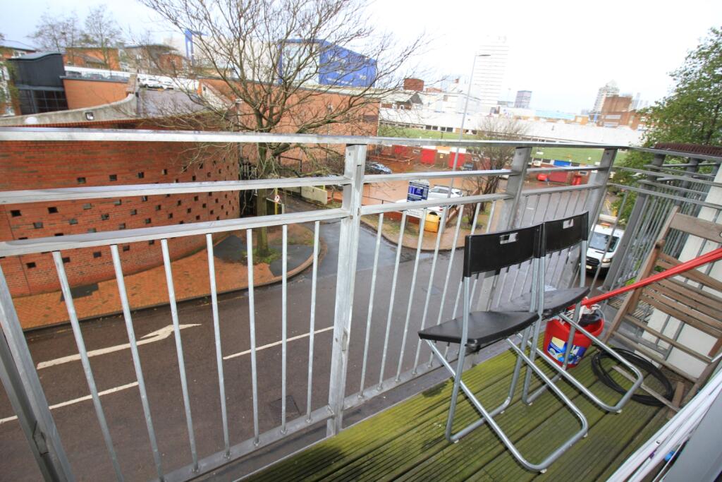 Terraced to rent on Flat 114 Beauchamp House, Greyfriars Road, Coventry