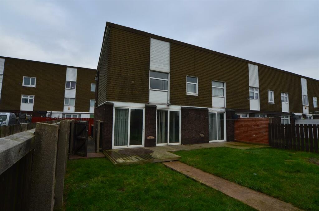 Main image of property: 2, Davidstow Close, Hull