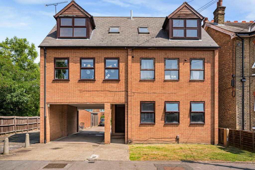 Main image of property: 7 Washington Road, SOUTH WOODFORD, E18