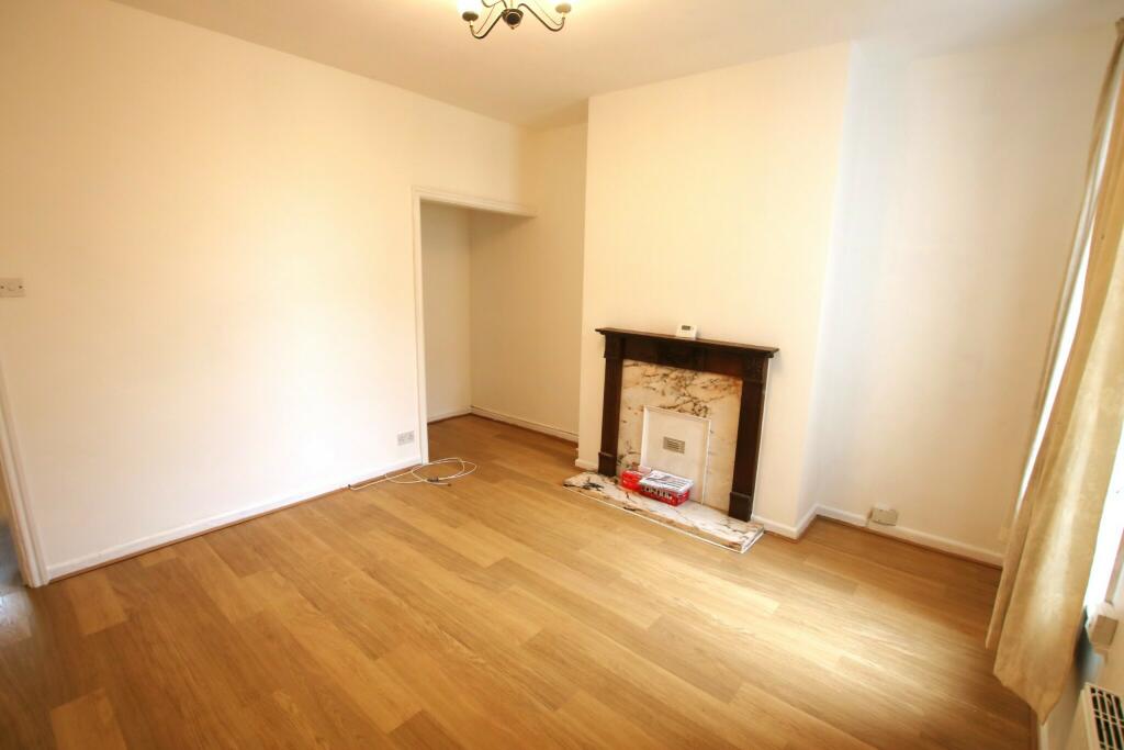 2 bedroom terraced house for sale in Street, Mill Hill
