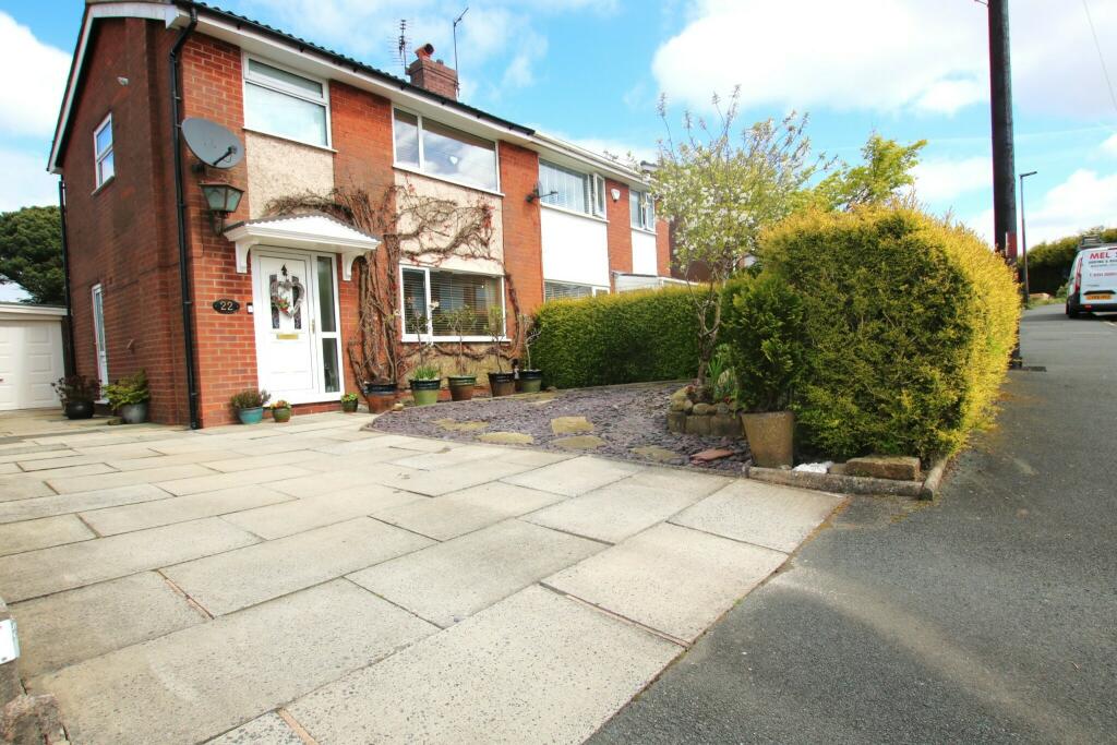 3 bedroom semidetached house for sale in Calgary Avenue, Lammack