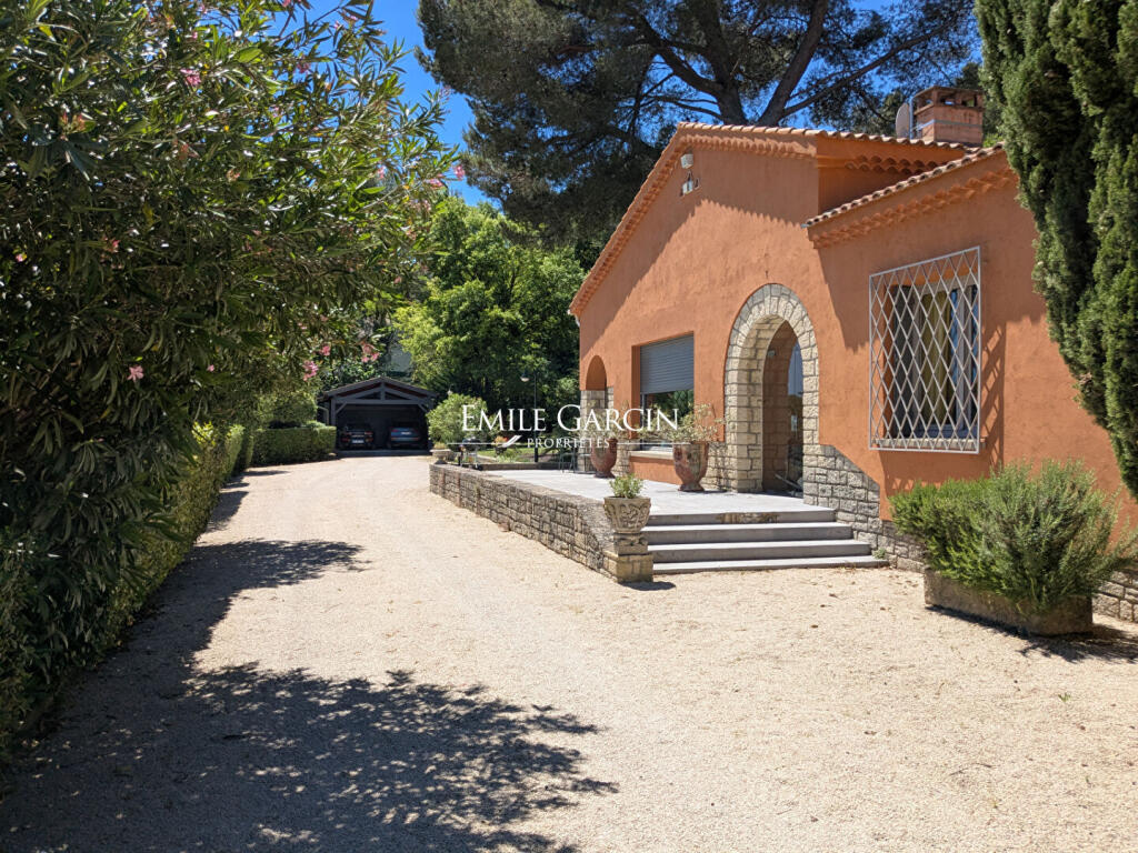 Main image of property: Languedoc-Roussillon, Gard, Villeneuve-Les-Avignon