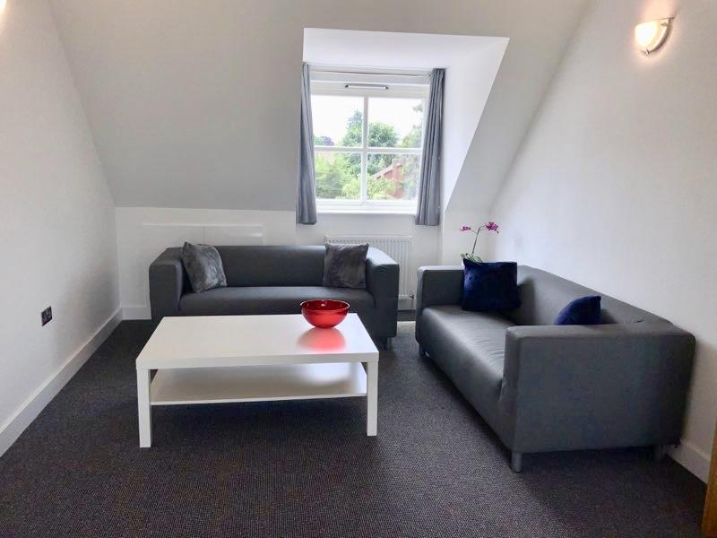 2 bedroom penthouse for rent in Pilgrims Way, Canterbury, Kent, CT1
