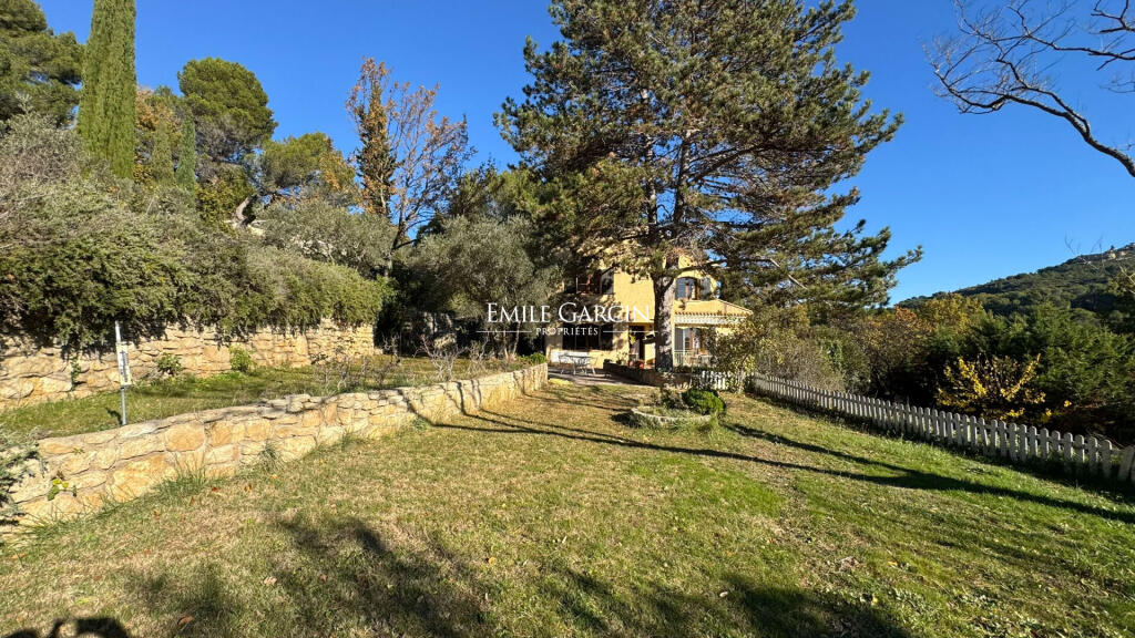 Main image of property: Provence-Alps-Cote d`Azur, Bouches-du-Rhône, Salon-de-Provence