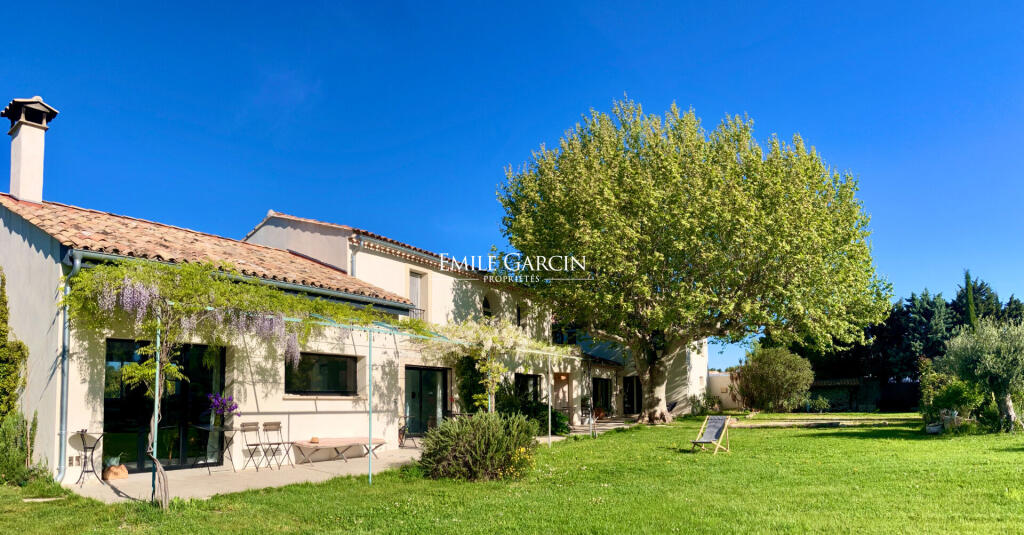 Main image of property: Provence-Alps-Cote d`Azur, Bouches-du-Rhône, Châteaurenard