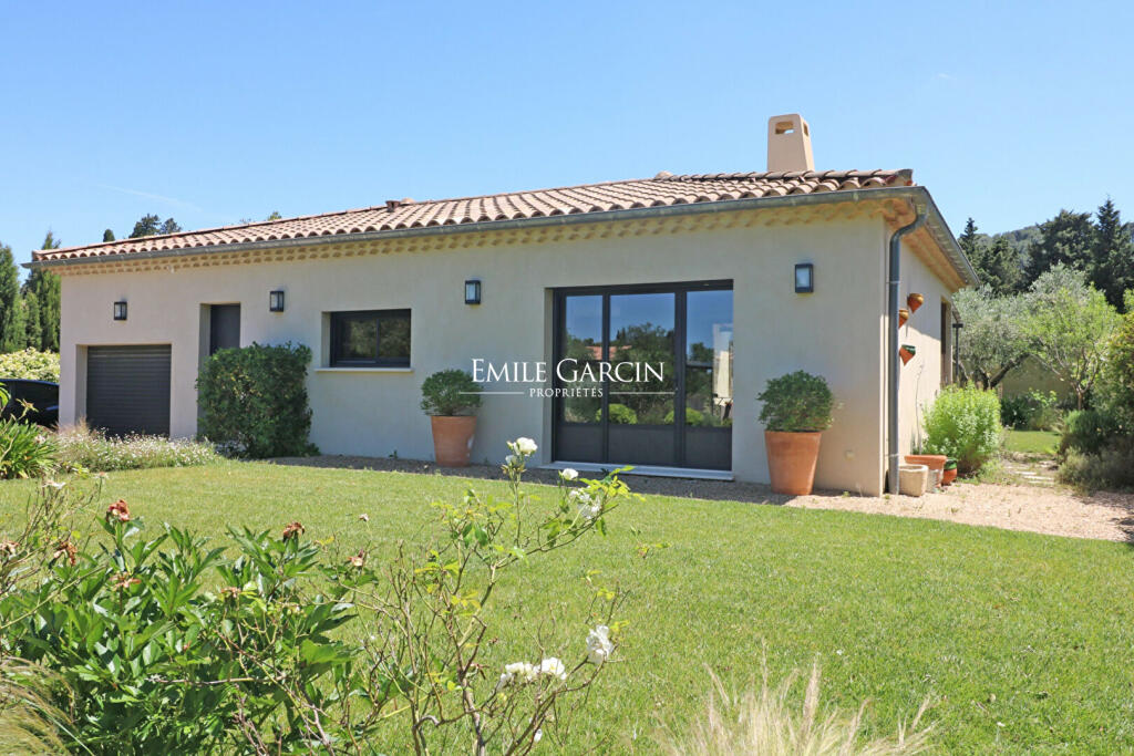 Main image of property: Provence-Alps-Cote d`Azur, Bouches-du-Rhône, St-Étienne-du-Grès