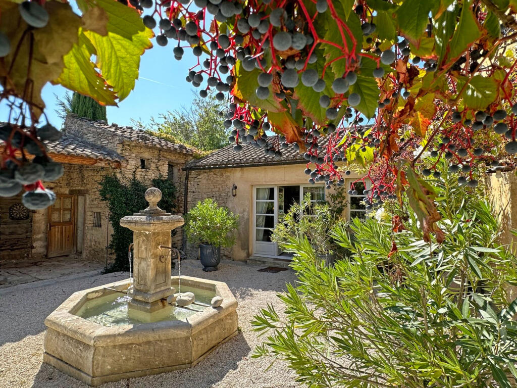 Main image of property: Provence-Alps-Cote d`Azur, Vaucluse, Cabrieres d'Avignon