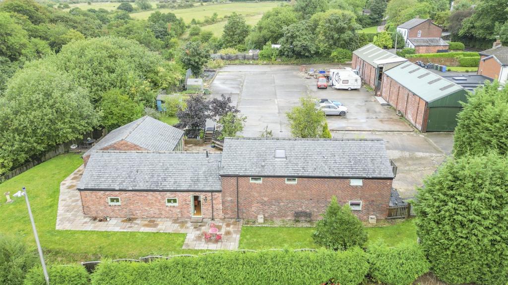 3 bedroom farm house for sale in Medlock Road, Woodhouses, Failsworth