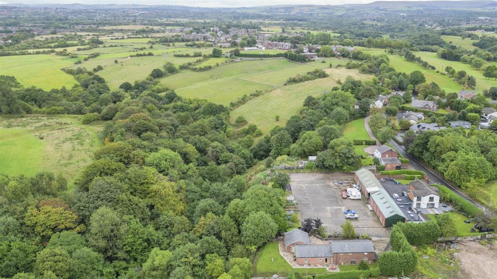 3 bedroom farm house for sale in Medlock Road, Woodhouses, Failsworth