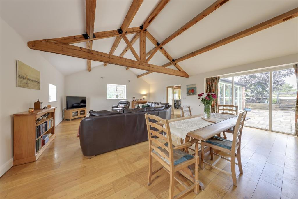 3 bedroom farm house for sale in Medlock Road, Woodhouses, Failsworth