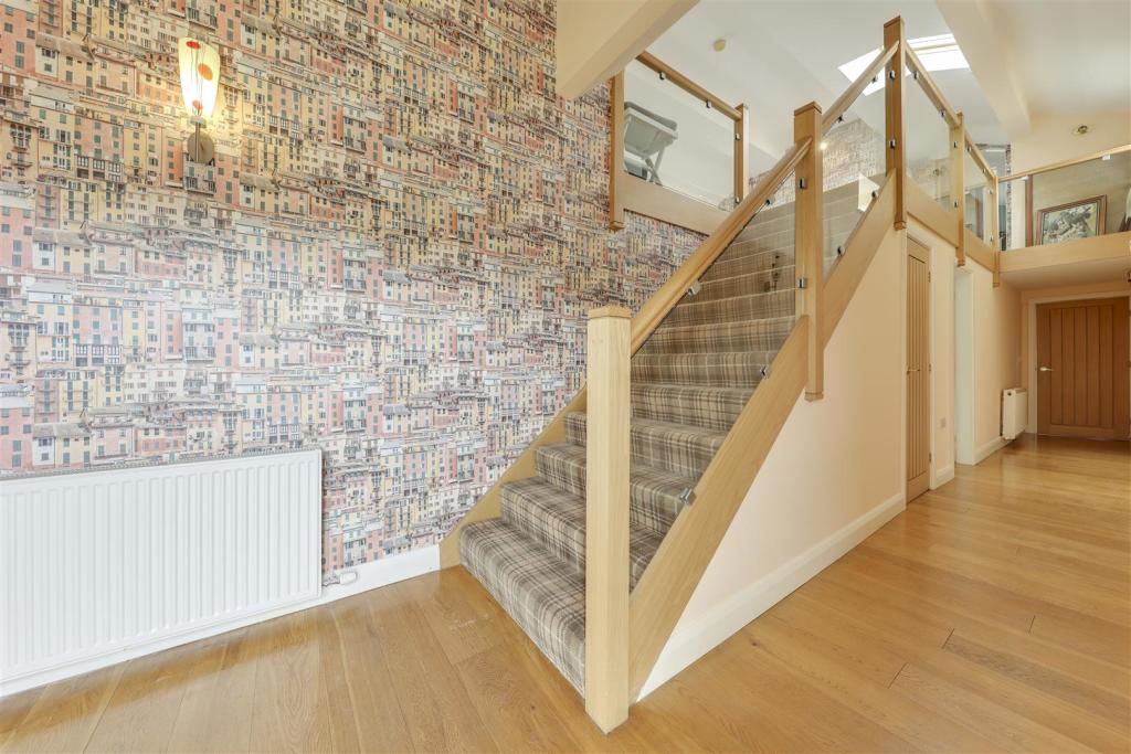 3 bedroom farm house for sale in Medlock Road, Woodhouses, Failsworth